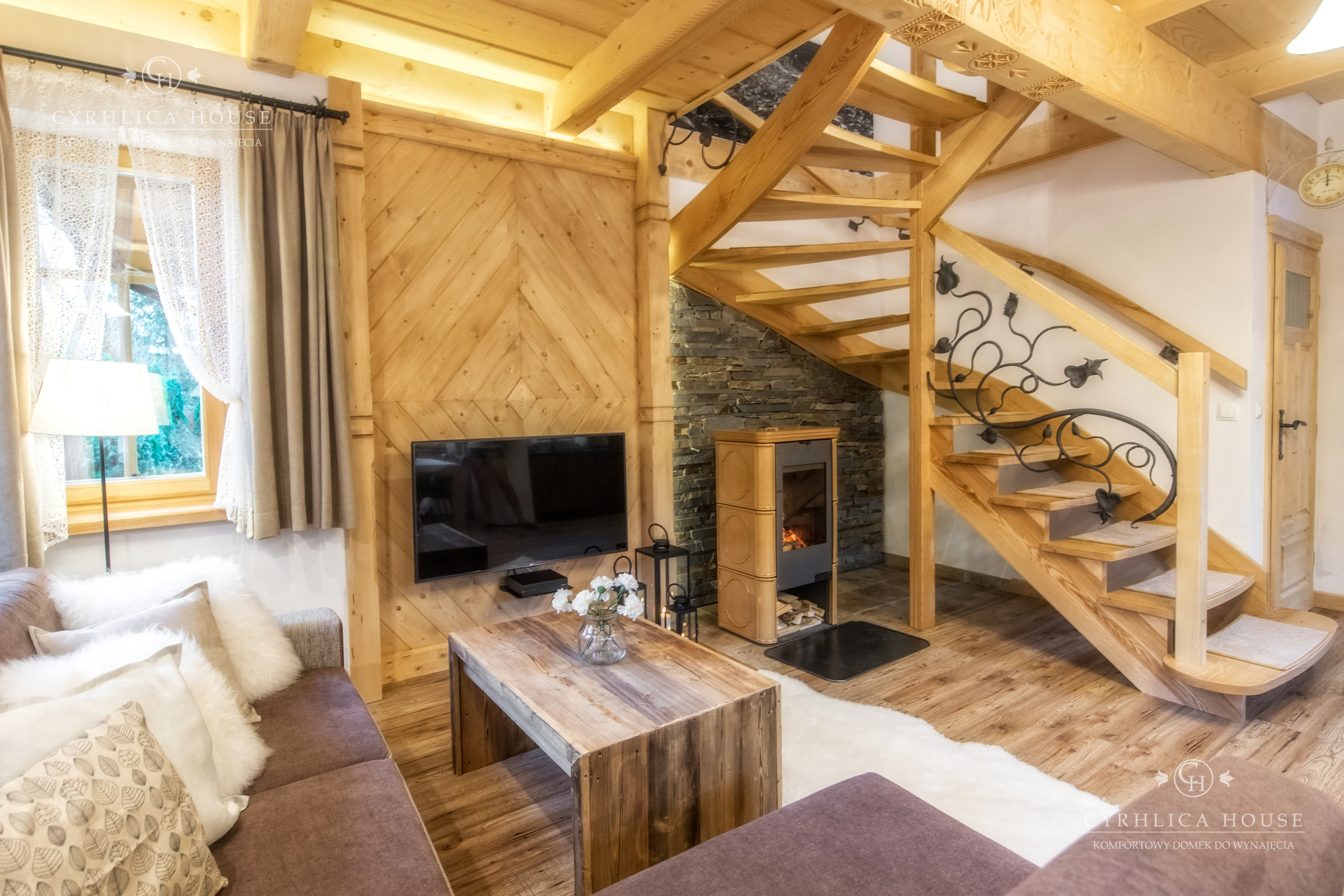 Nowe domki w Chochołowie, posiadają dwa osobne apartamenty. Komfortowe warunki w miasteczku Chochołów blisko term i wyciągu Witów Ski.